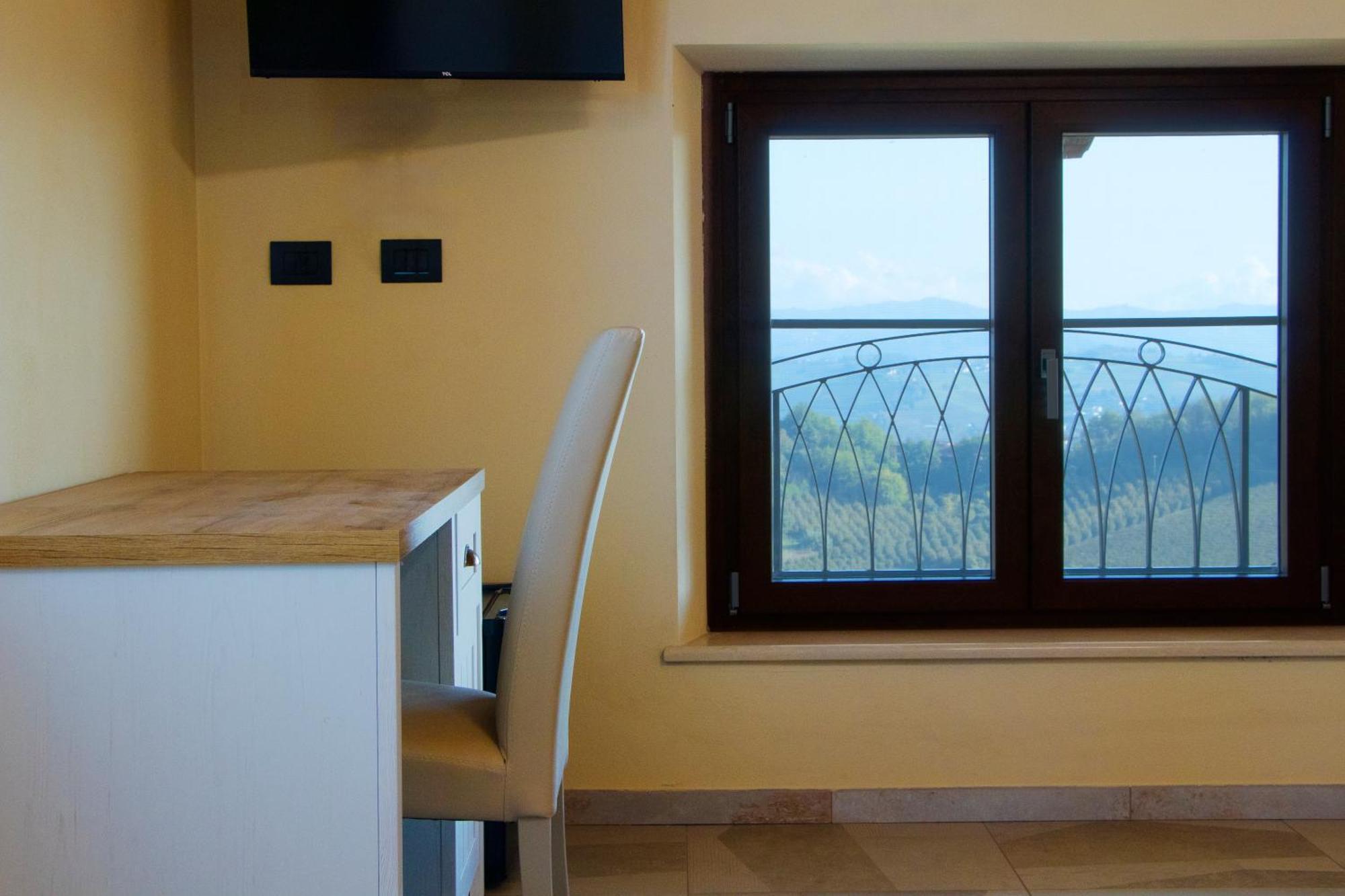Castelnuovo  Agriturismo Cascina Reggio מראה חיצוני תמונה