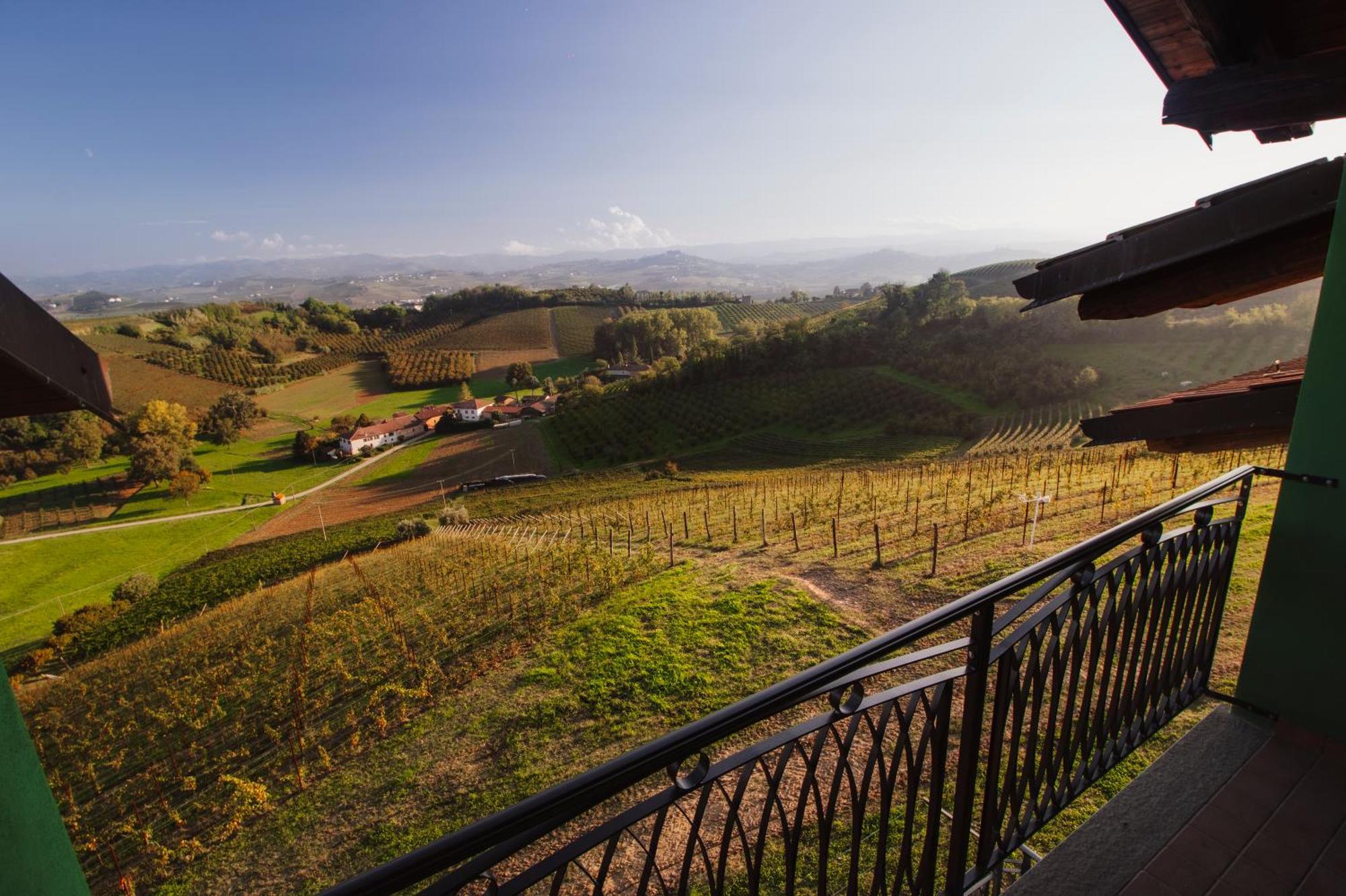 Castelnuovo  Agriturismo Cascina Reggio מראה חיצוני תמונה