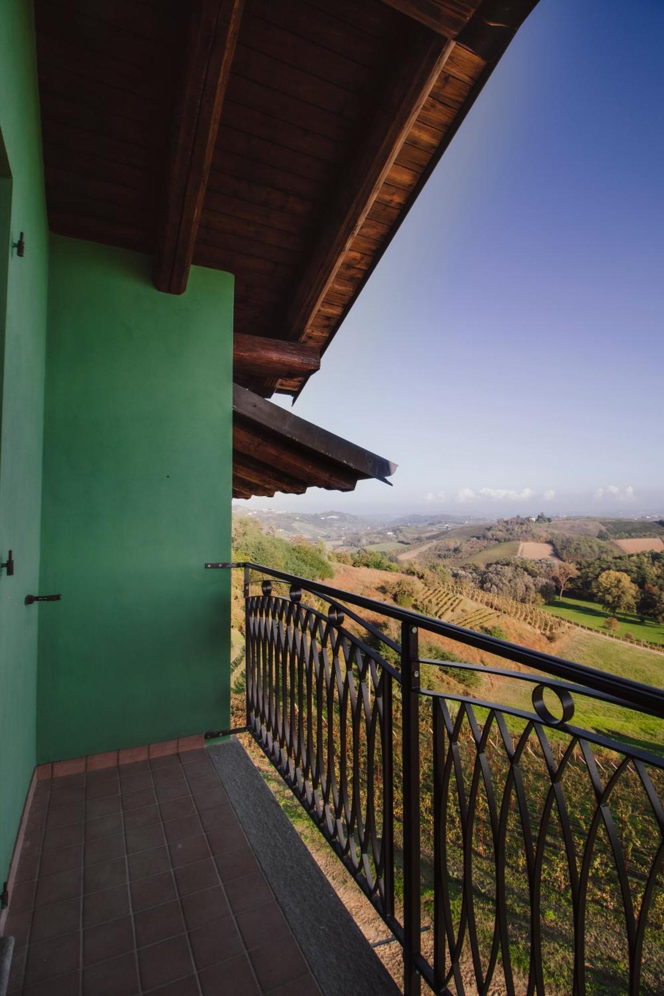 Castelnuovo  Agriturismo Cascina Reggio מראה חיצוני תמונה